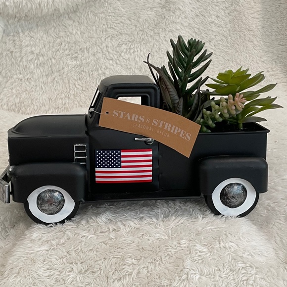 Patriotic Vintage Metal Truck with Succulents - Picture 4 of 9